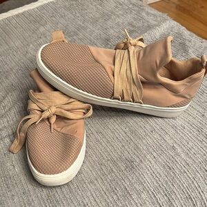 Steve Madden Tan Sneakers
